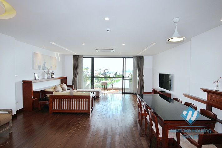 A 4 bedroom apartment with stunning lake view on Xuan dieu, Tay ho, Ha noi